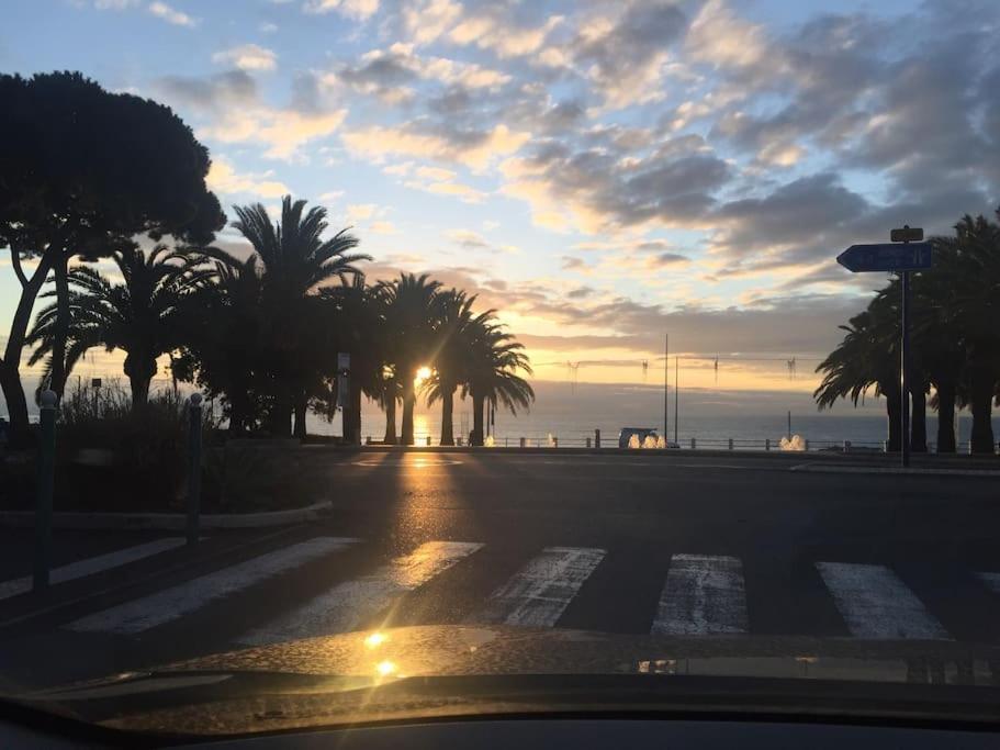 Studio 28 M2 Au Calme A Menton Luaran gambar